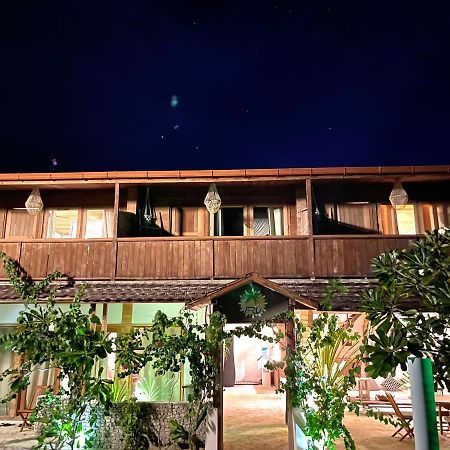 Iru Maldives Hotell Thulusdhoo Exteriör bild