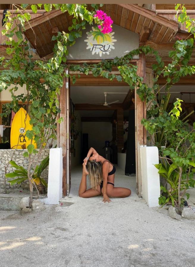 Iru Maldives Hotell Thulusdhoo Exteriör bild