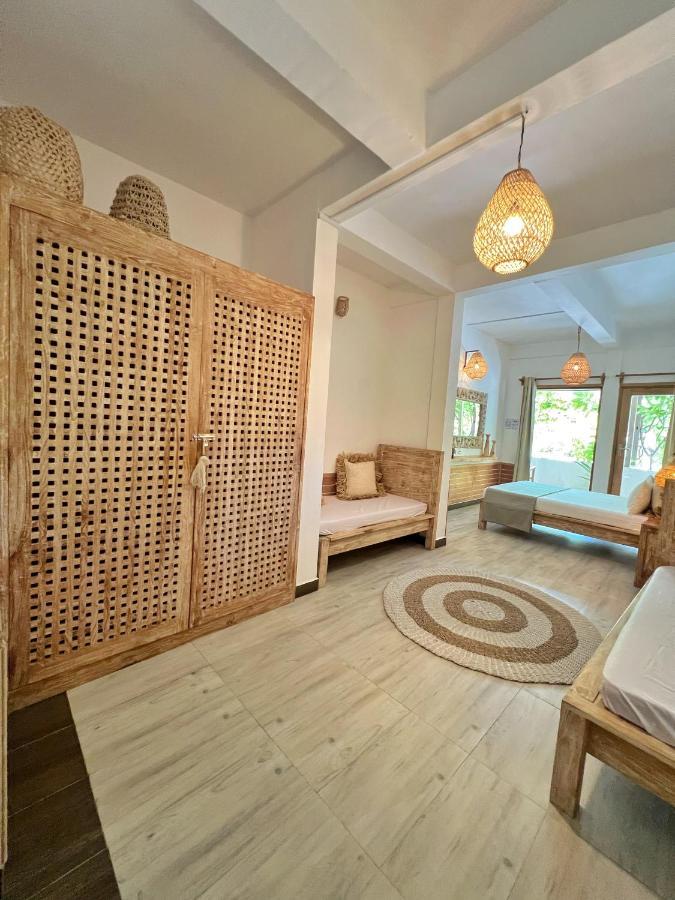 Iru Maldives Hotell Thulusdhoo Exteriör bild