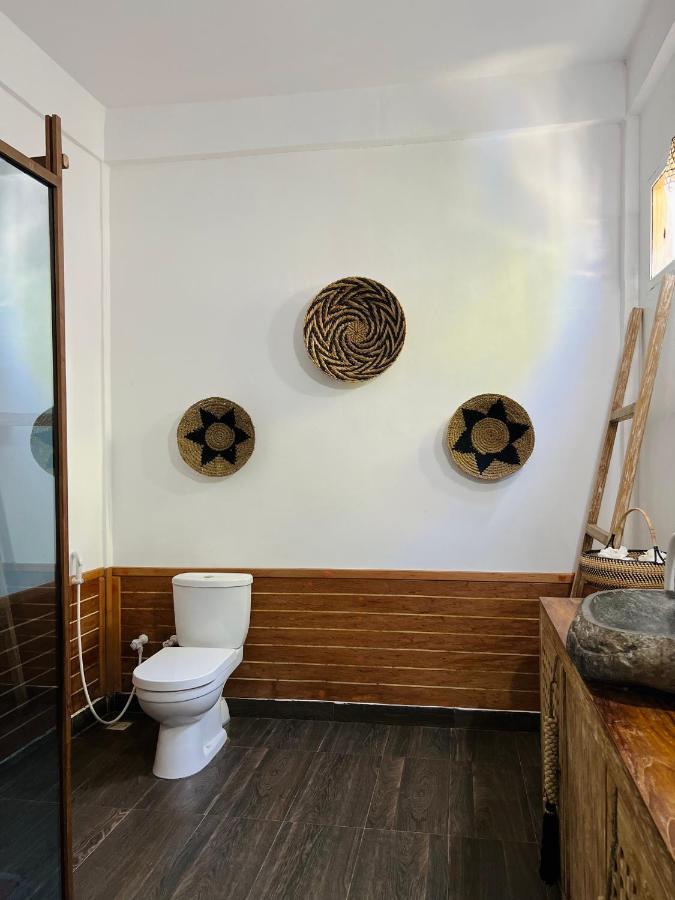 Iru Maldives Hotell Thulusdhoo Exteriör bild
