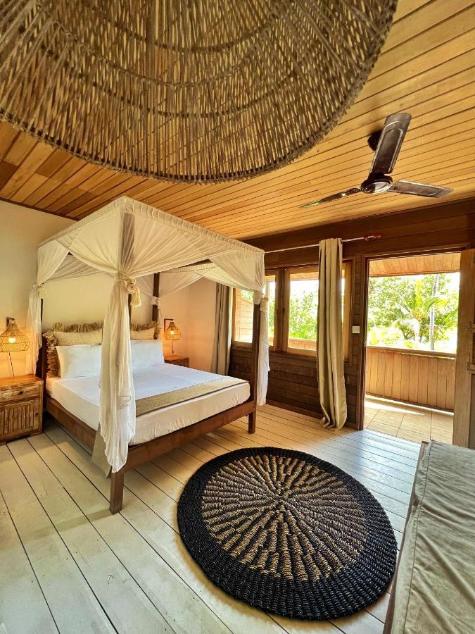 Iru Maldives Hotell Thulusdhoo Exteriör bild