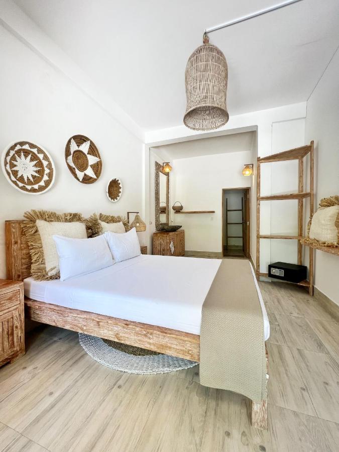 Iru Maldives Hotell Thulusdhoo Exteriör bild
