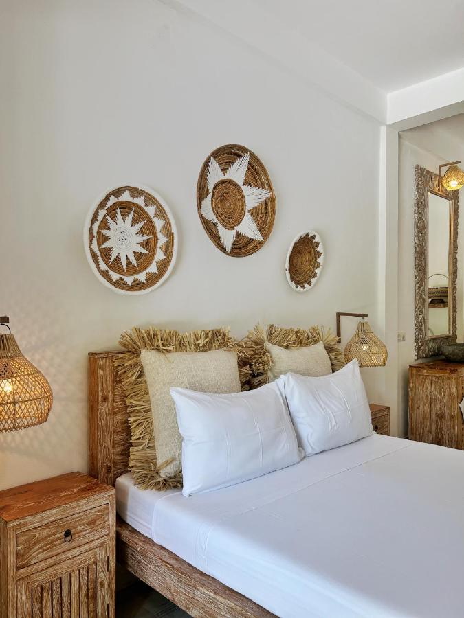 Iru Maldives Hotell Thulusdhoo Exteriör bild