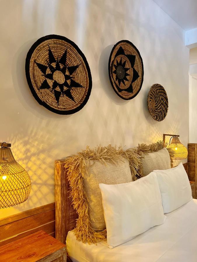 Iru Maldives Hotell Thulusdhoo Exteriör bild