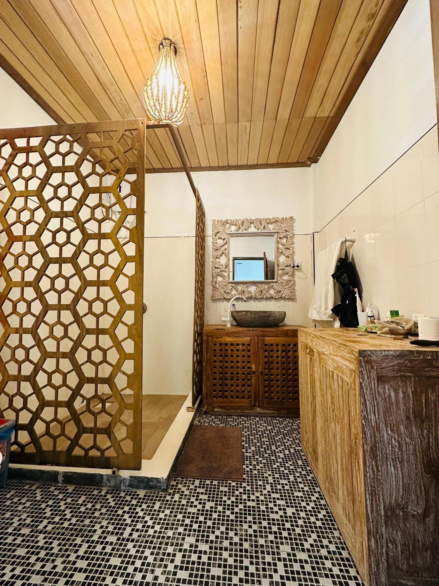 Iru Maldives Hotell Thulusdhoo Exteriör bild